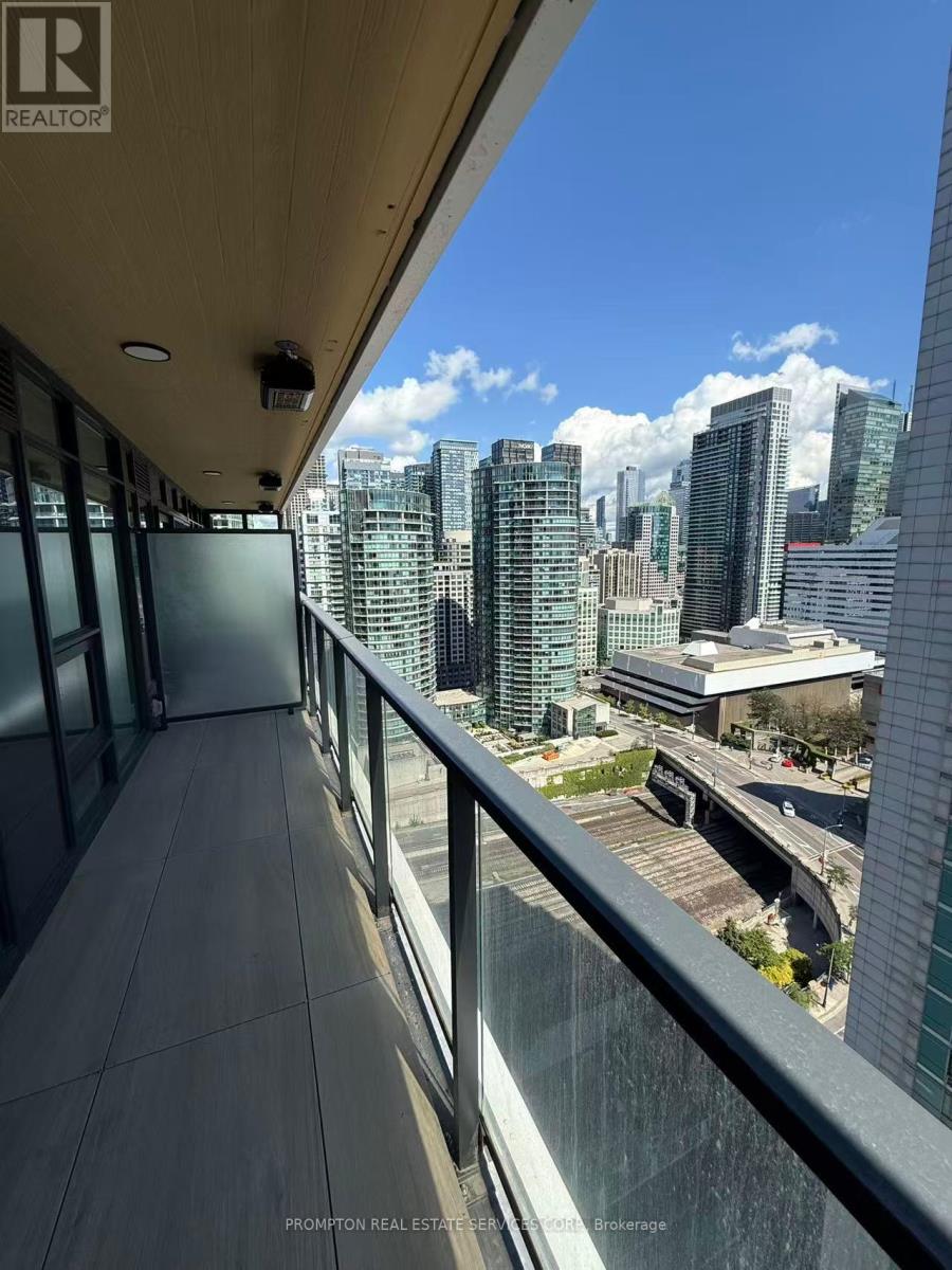 2305 - 1 Concord Cityplace Way, Toronto, Ontario  M5V 0X3 - Photo 31 - C12385895