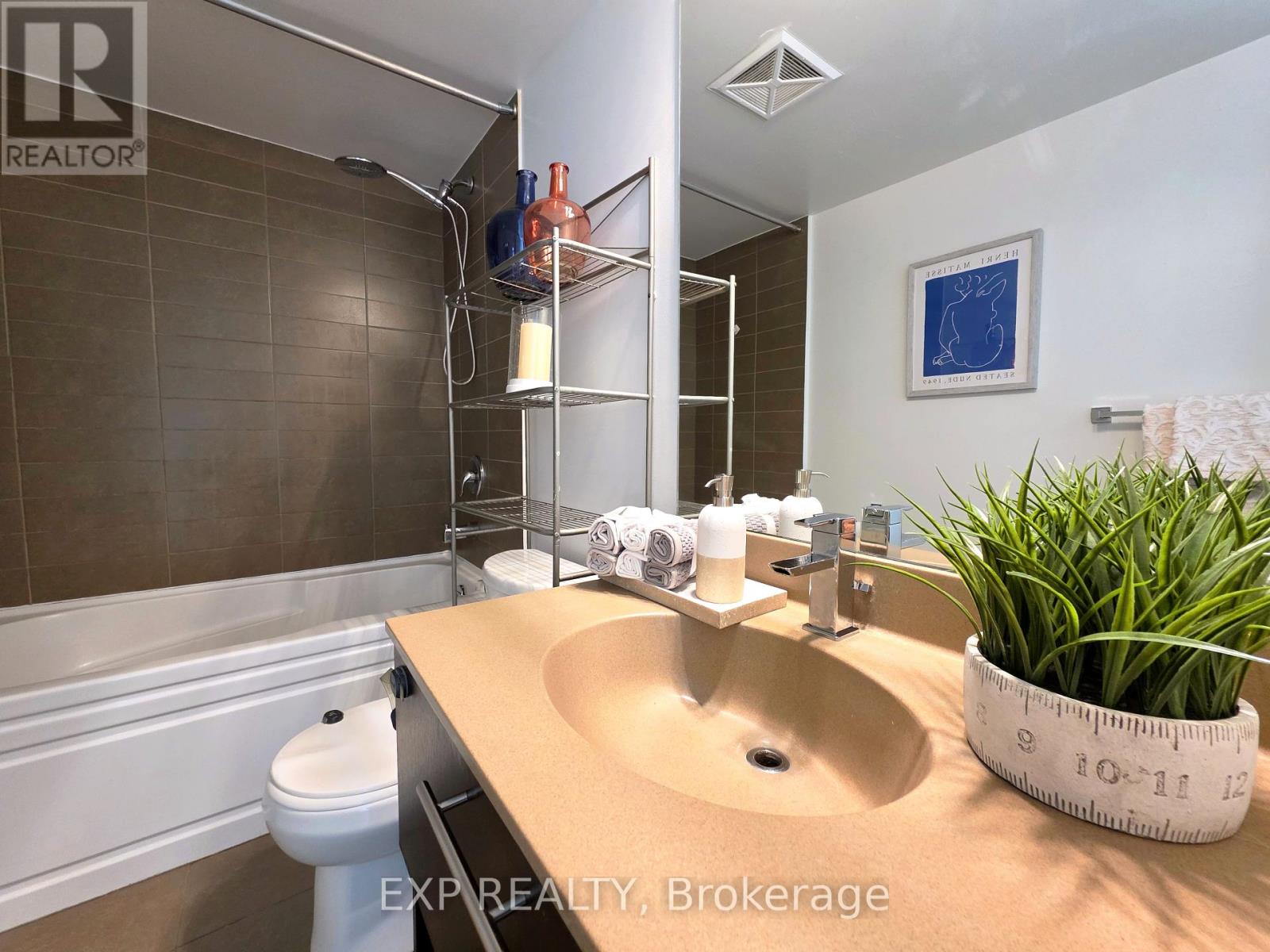 723 - 120 Dallimore Circle, Toronto, Ontario  M3C 4J1 - Photo 21 - C12385914
