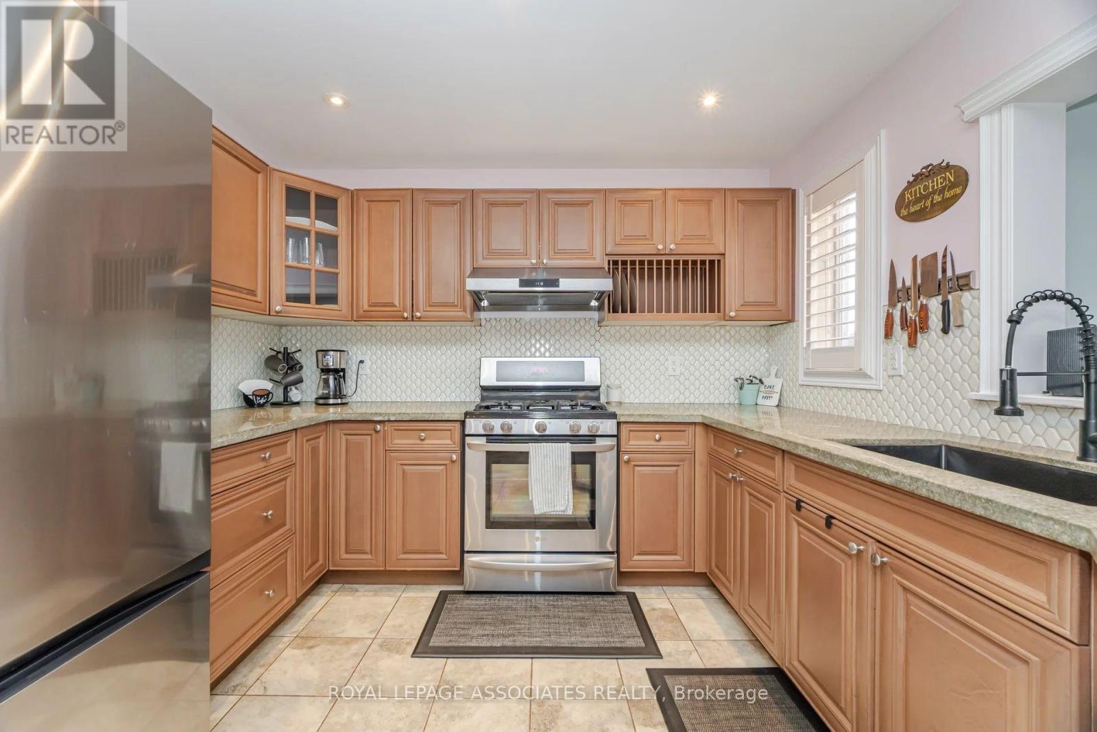 64 Atherton Avenue N, Ajax, Ontario  L1T 0L3 - Photo 14 - E12385887