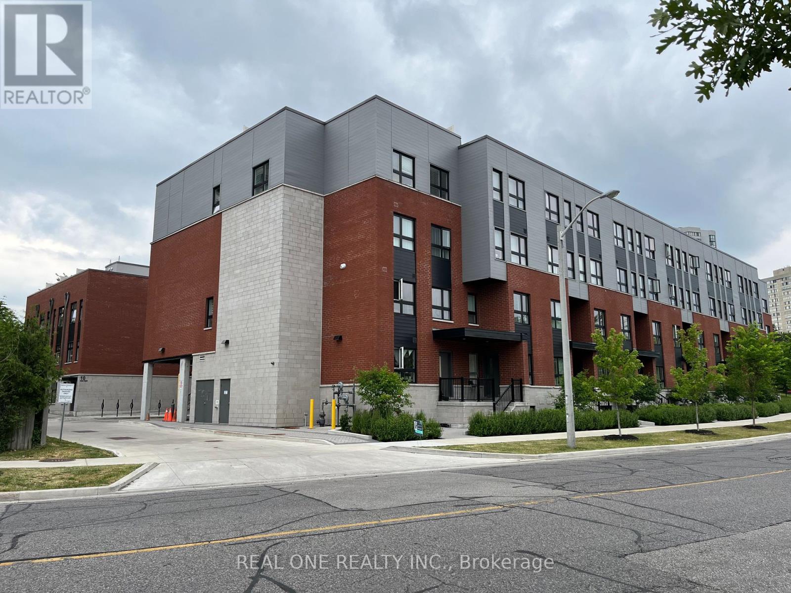 318 - 2100 Bridletowne Circle, Toronto (L'amoreaux), Ontario  M1W 2L1 - Photo 1 - E12385903