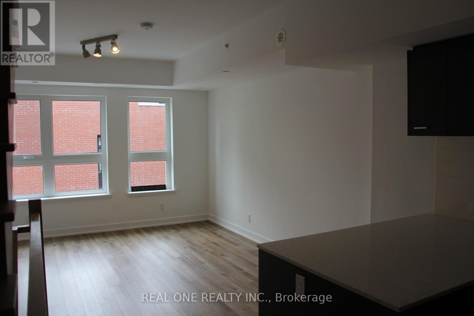318 - 2100 Bridletowne Circle, Toronto (L'amoreaux), Ontario  M1W 2L1 - Photo 4 - E12385903