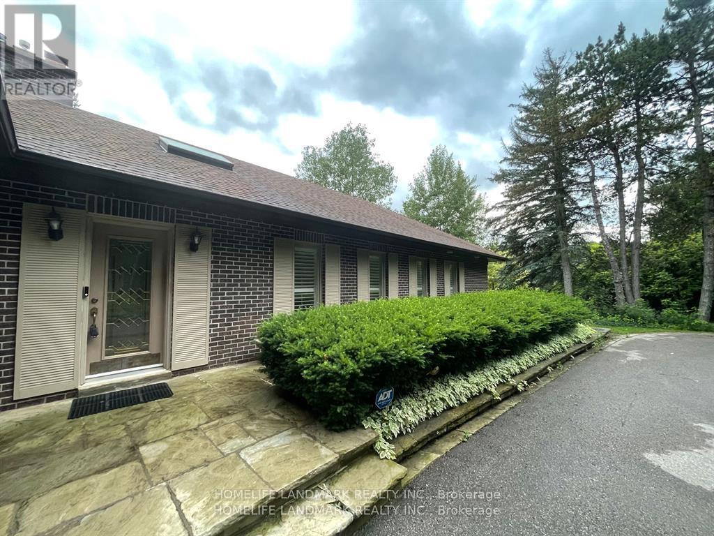 34 Steeplechase Avenue, Aurora, Ontario  L4G 6W5 - Photo 4 - N12385910