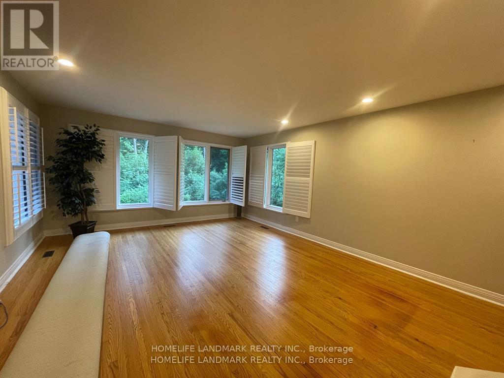 34 Steeplechase Avenue, Aurora, Ontario  L4G 6W5 - Photo 8 - N12385910