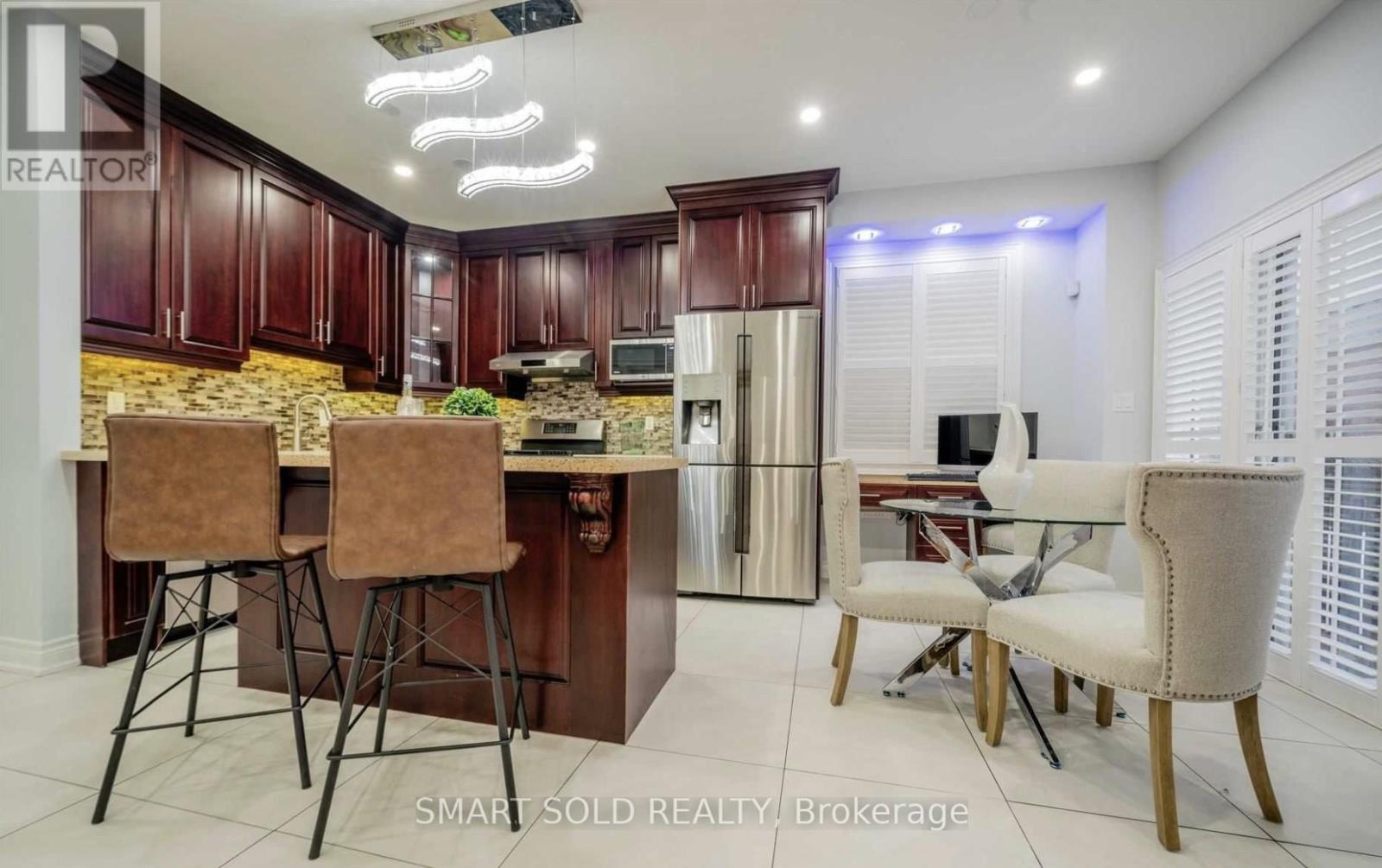111 Park Place Drive, Markham, Ontario  L6E 1Z5 - Photo 4 - N12385926