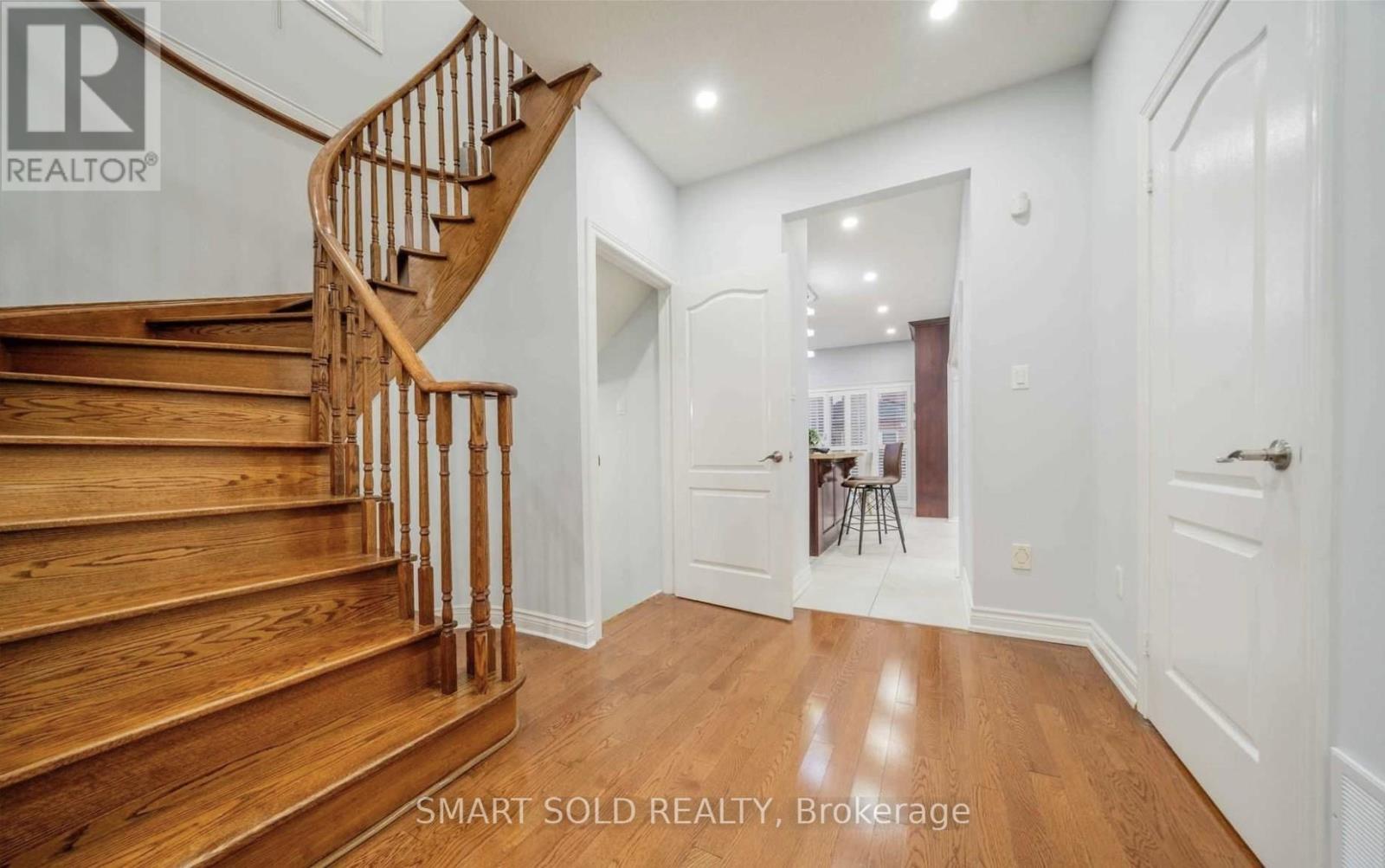 111 Park Place Drive, Markham, Ontario  L6E 1Z5 - Photo 8 - N12385926