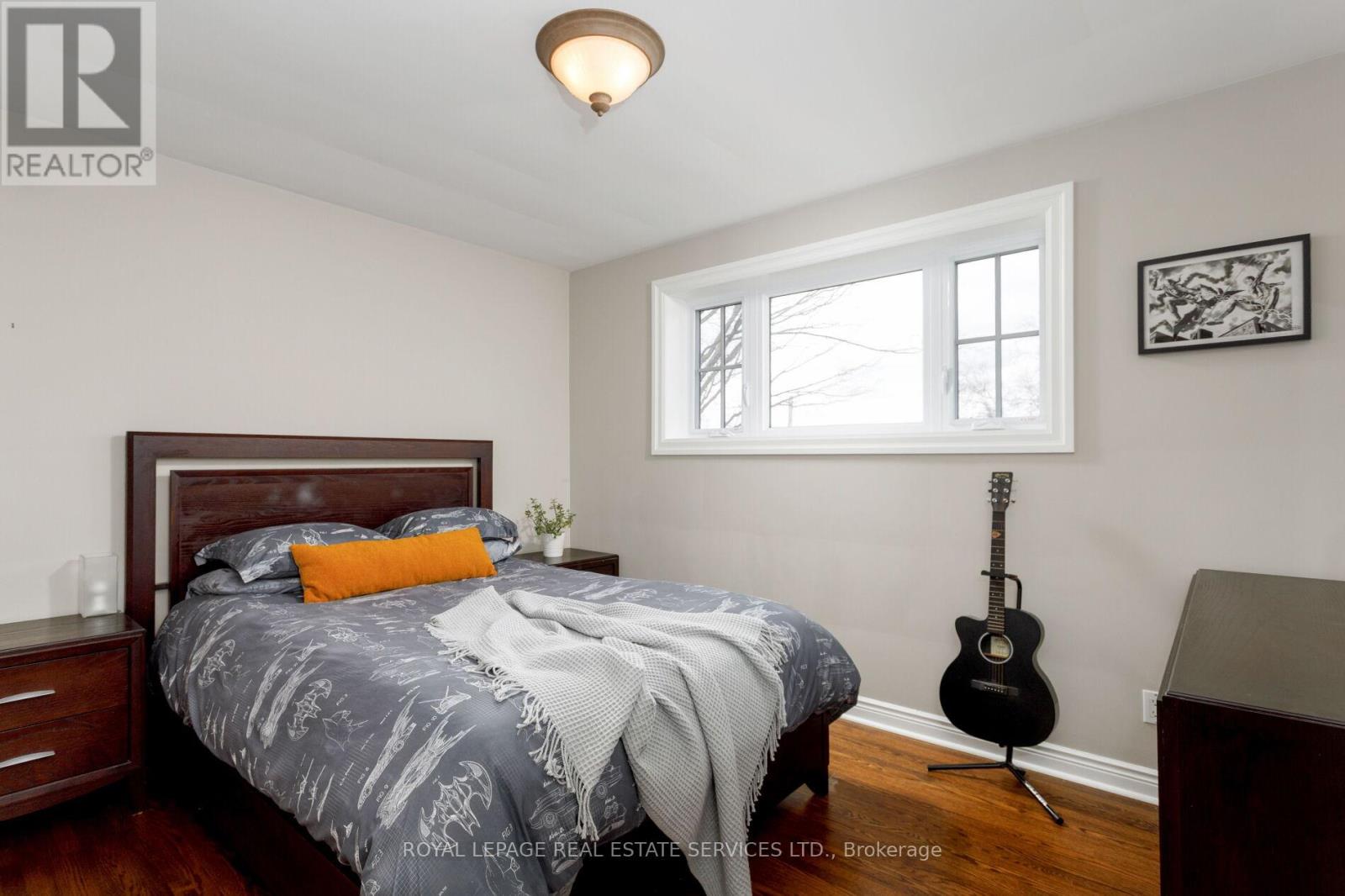 2088 Saxon Road, Oakville, Ontario  L6L 2V2 - Photo 17 - W12385927