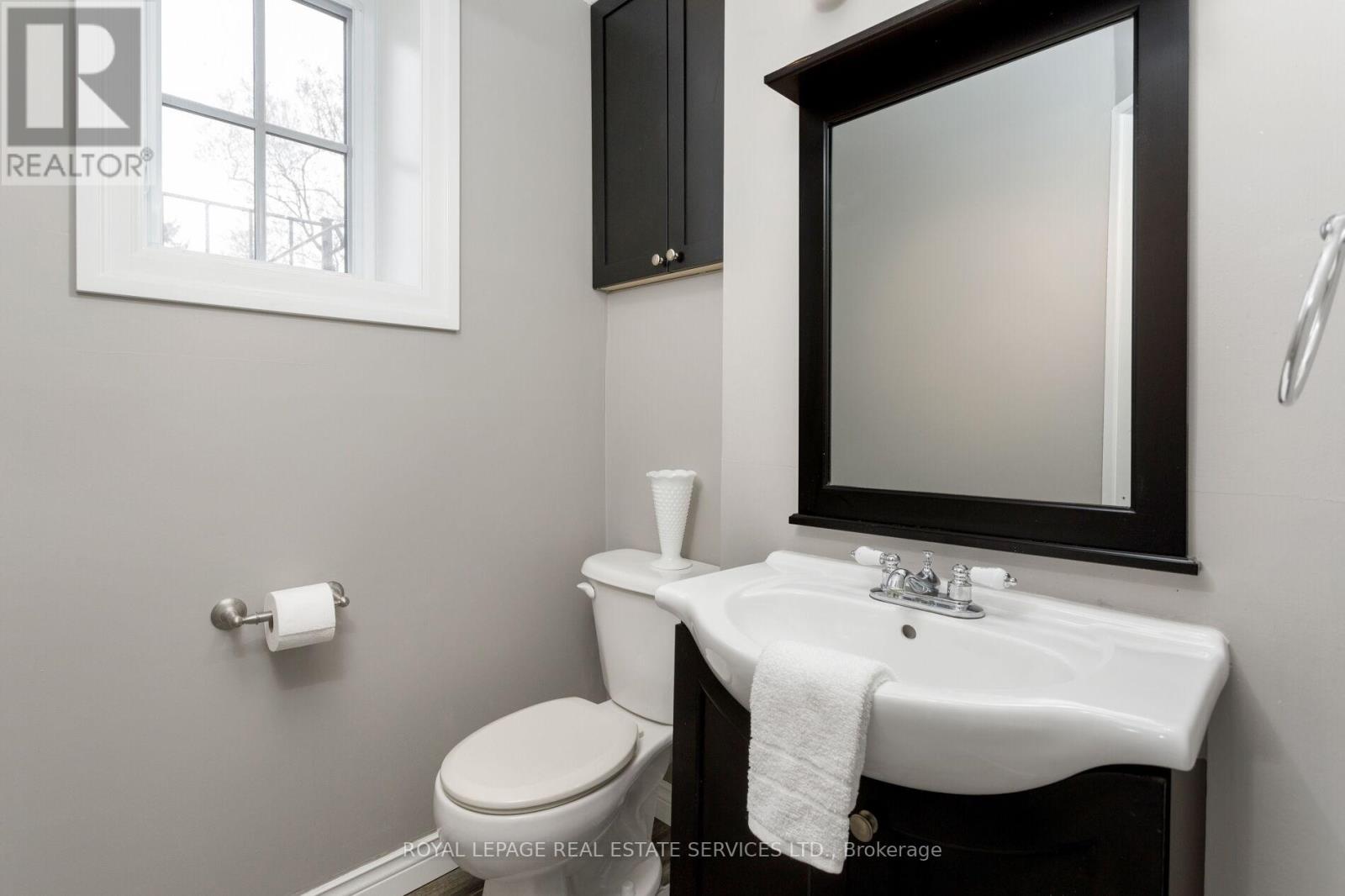 2088 Saxon Road, Oakville, Ontario  L6L 2V2 - Photo 28 - W12385927