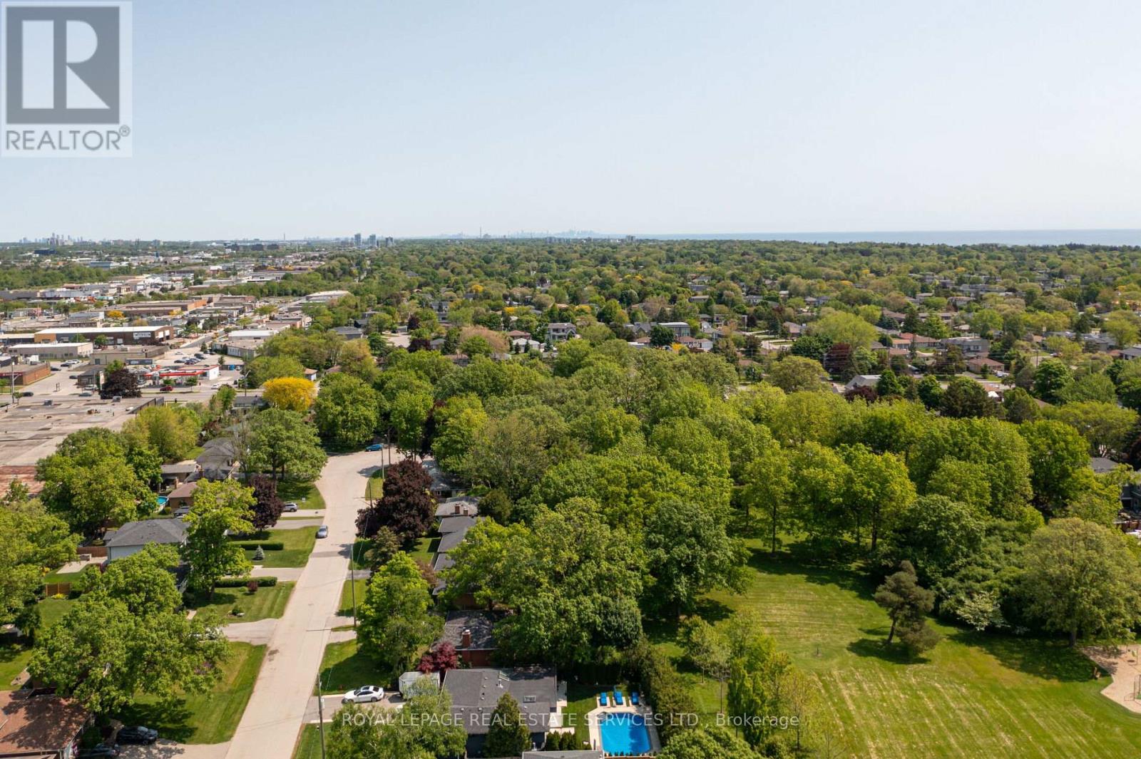 2088 Saxon Road, Oakville, Ontario  L6L 2V2 - Photo 39 - W12385927