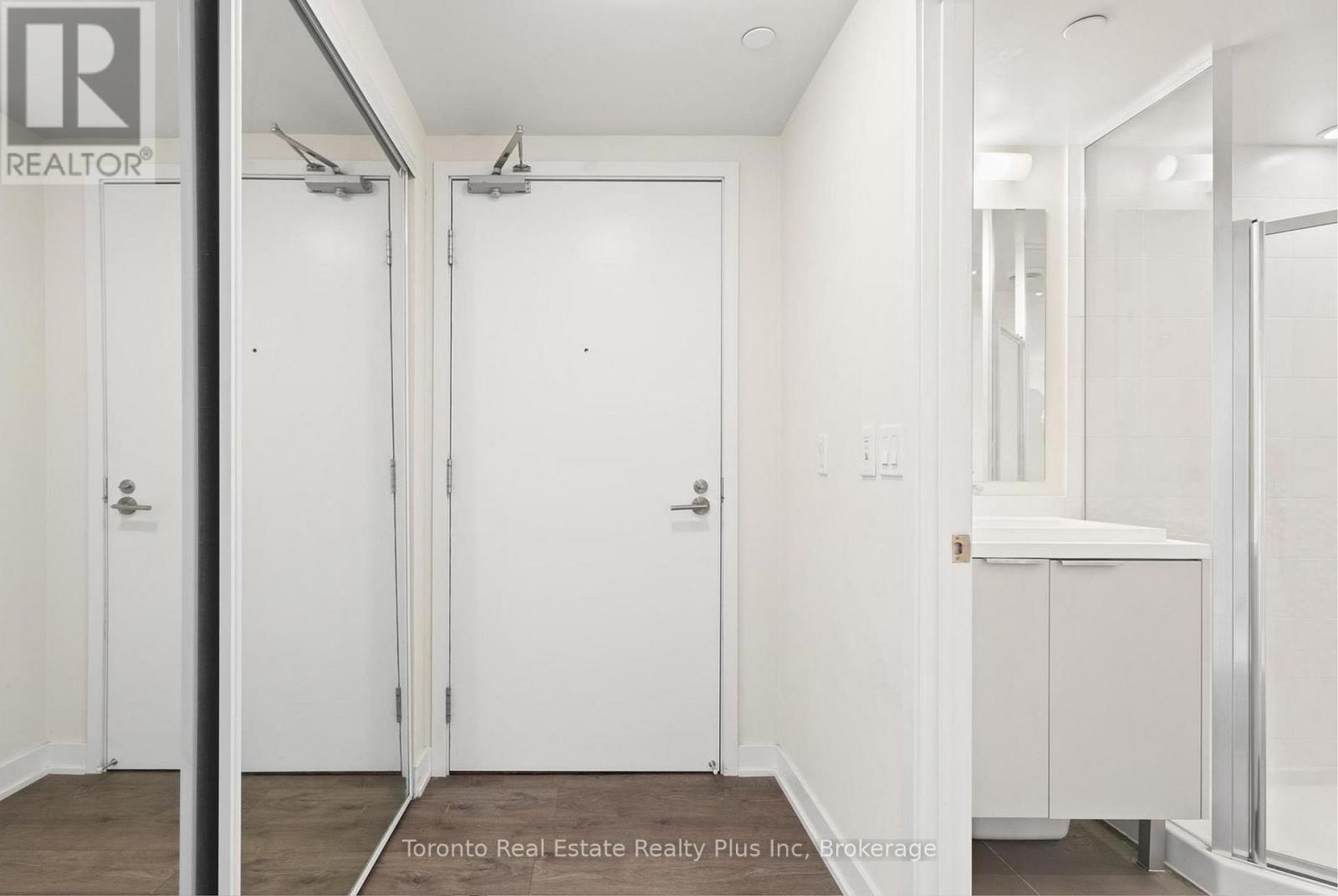 1705 - 2 Sonic Way, Toronto, Ontario  M3C 0P2 - Photo 15 - C12385930