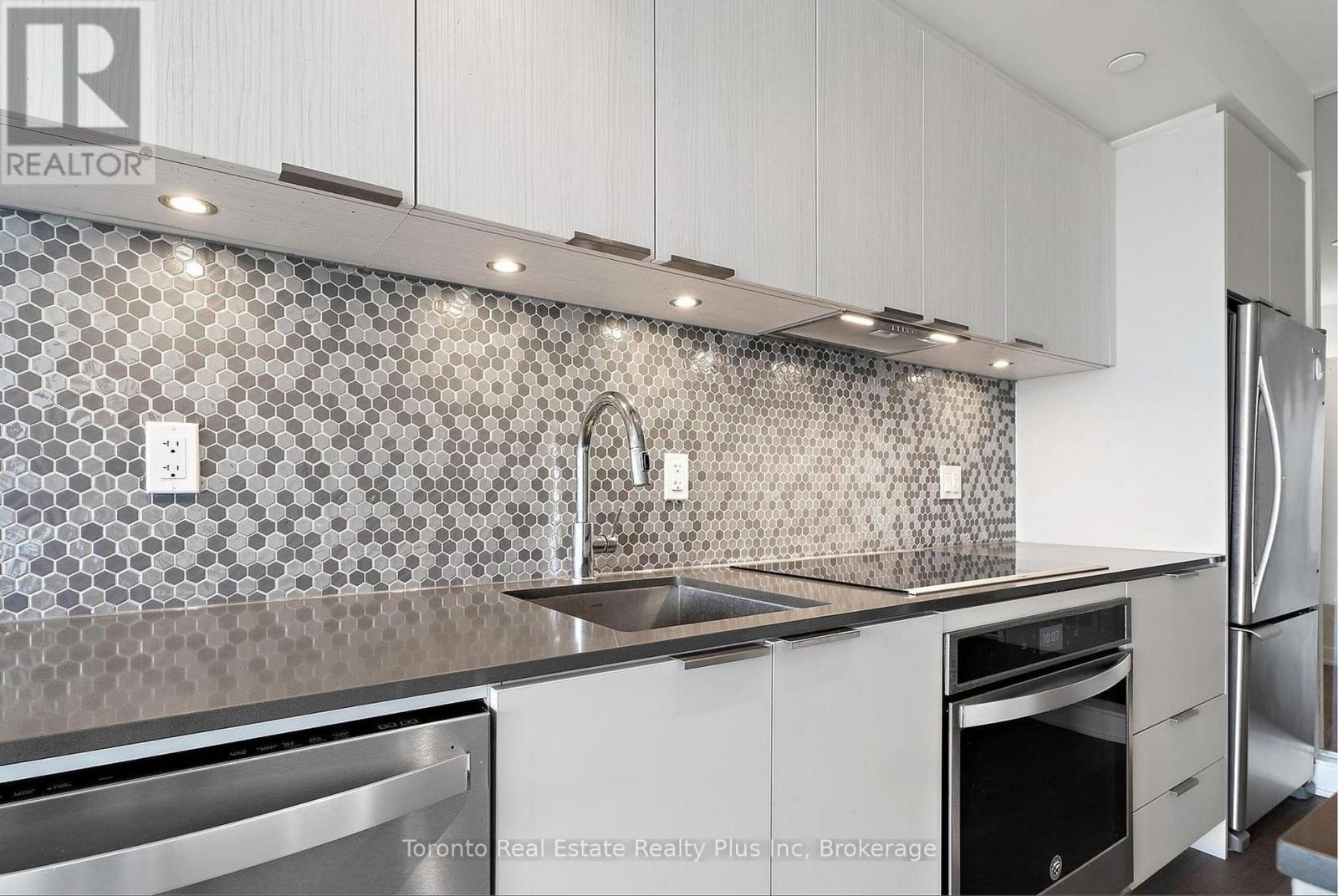 1705 - 2 Sonic Way, Toronto, Ontario  M3C 0P2 - Photo 22 - C12385930