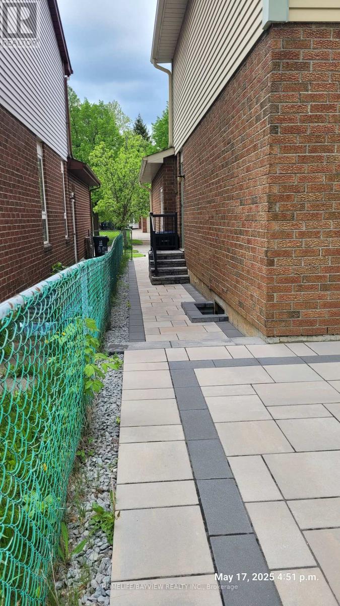 87 Moorehouse Drive, Toronto (Milliken), Ontario  M1V 2E2 - Photo 34 - E12385938