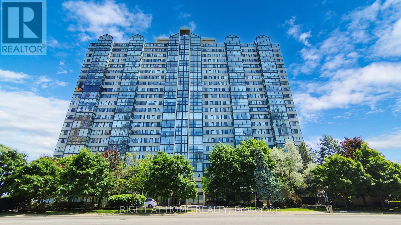 501 - 350 Webb Drive, Mississauga, Ontario  L5B 3W4 - Photo 1 - W12385941