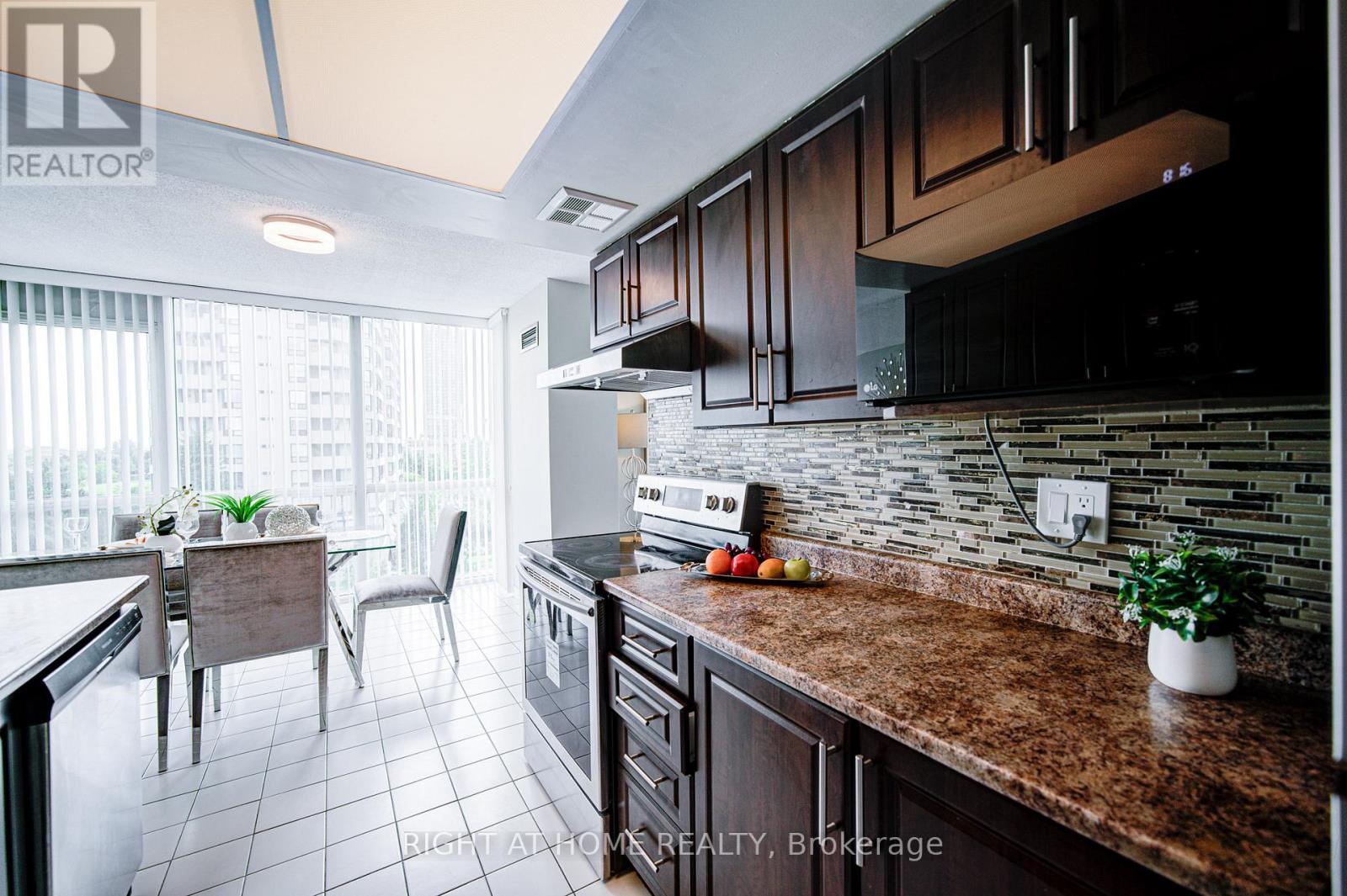 501 - 350 Webb Drive, Mississauga, Ontario  L5B 3W4 - Photo 14 - W12385941