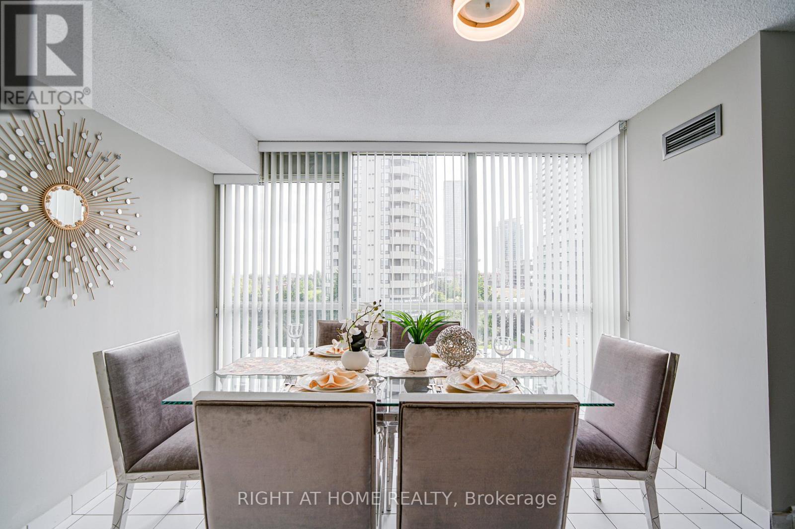 501 - 350 Webb Drive, Mississauga, Ontario  L5B 3W4 - Photo 17 - W12385941