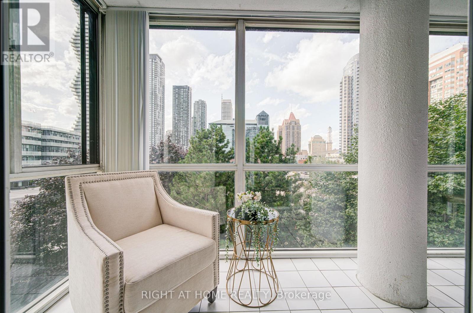 501 - 350 Webb Drive, Mississauga, Ontario  L5B 3W4 - Photo 21 - W12385941