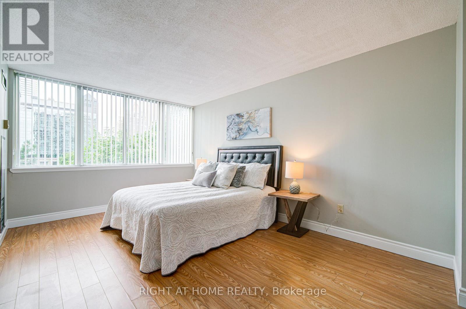 501 - 350 Webb Drive, Mississauga, Ontario  L5B 3W4 - Photo 29 - W12385941