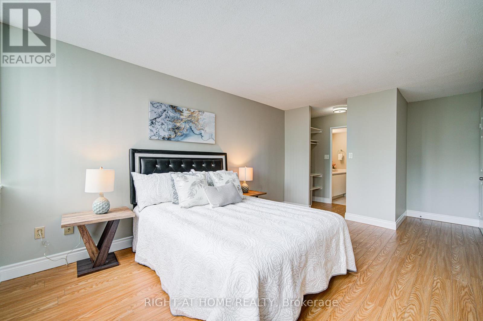 501 - 350 Webb Drive, Mississauga, Ontario  L5B 3W4 - Photo 30 - W12385941