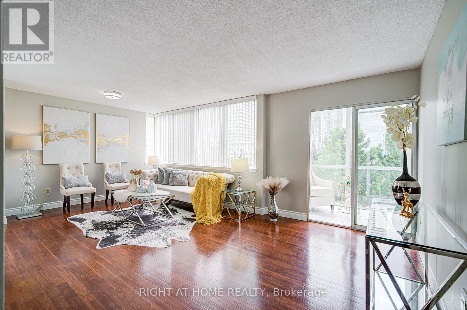 501 - 350 Webb Drive, Mississauga, Ontario  L5B 3W4 - Photo 7 - W12385941