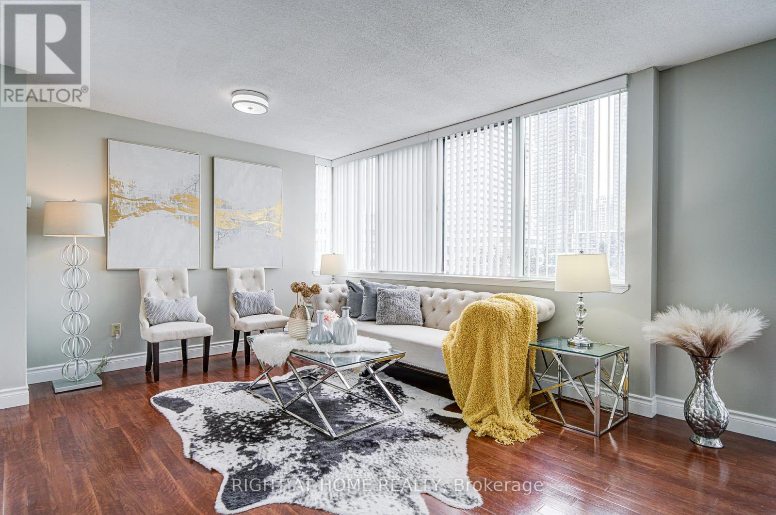 501 - 350 Webb Drive, Mississauga, Ontario  L5B 3W4 - Photo 8 - W12385941