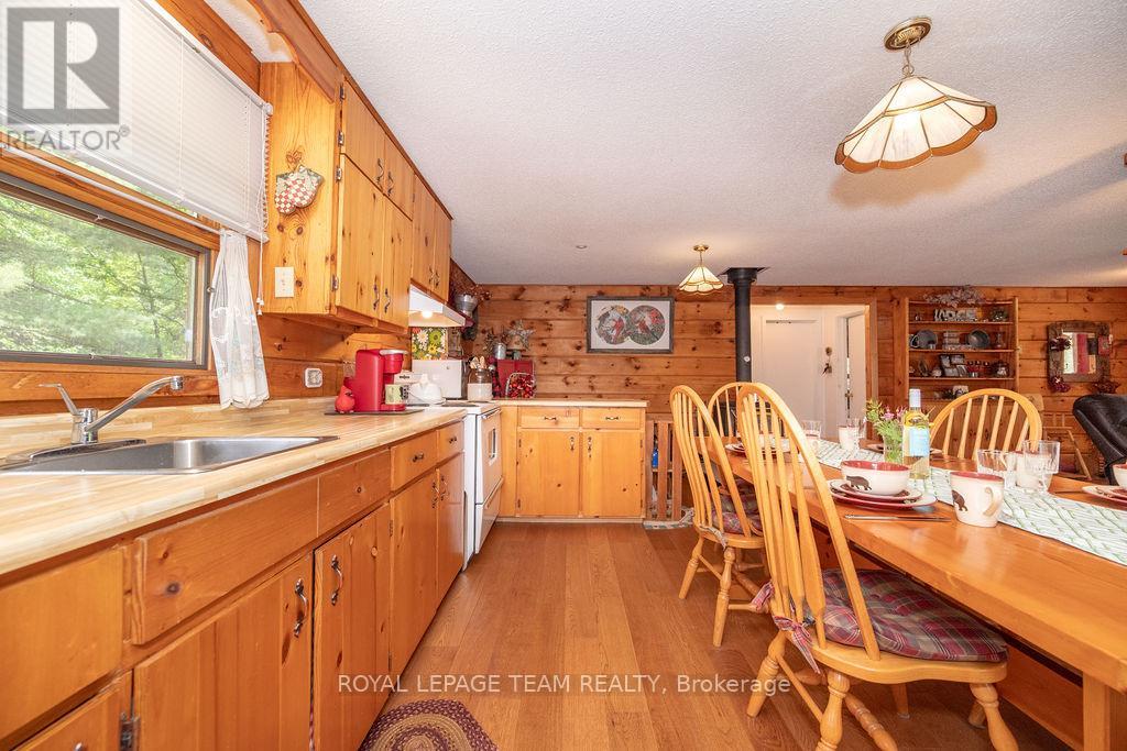 153 Recoskie Lane, Killaloe, Ontario  K0J 2A0 - Photo 15 - X12234413