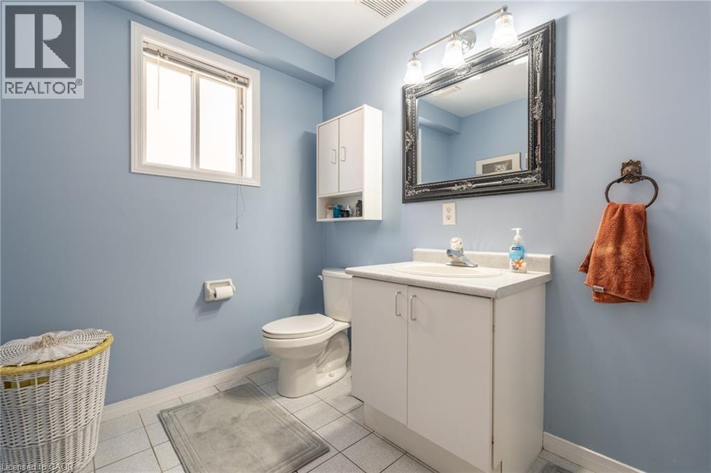 13 Loneoak Crescent, Stoney Creek, Ontario  L8J 2P4 - Photo 19 - 40766894