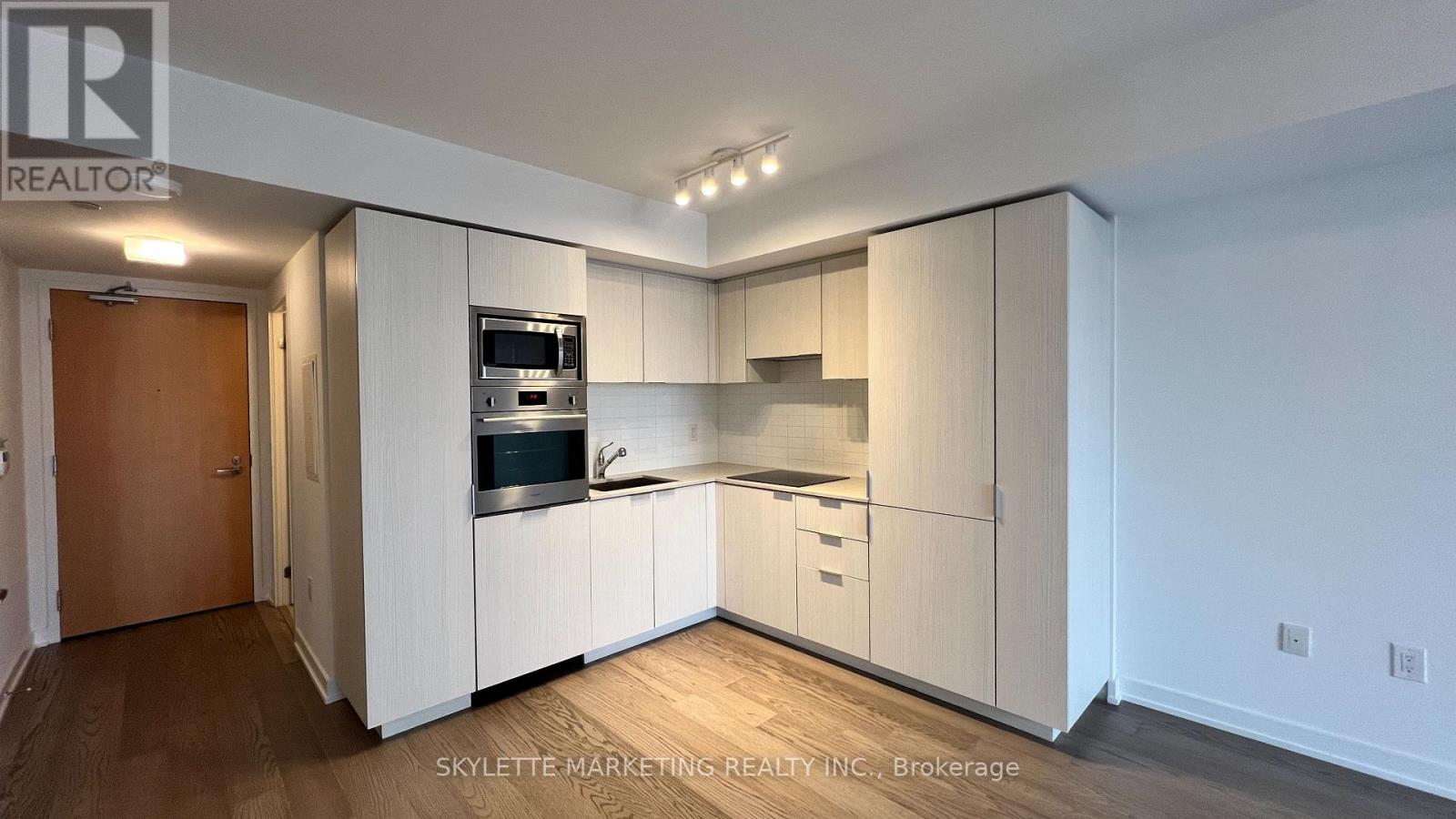 3204 - 11 Wellesley Street W, Toronto, Ontario  M4Y 0G4 - Photo 14 - C12385883