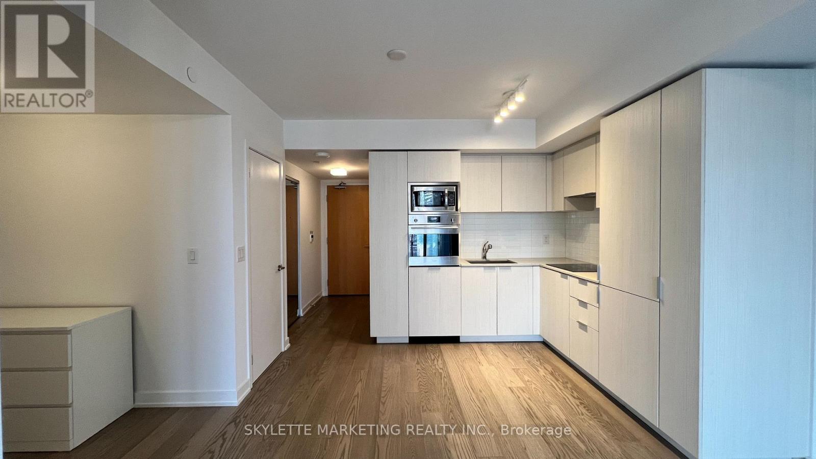 3204 - 11 Wellesley Street W, Toronto, Ontario  M4Y 0G4 - Photo 13 - C12385883
