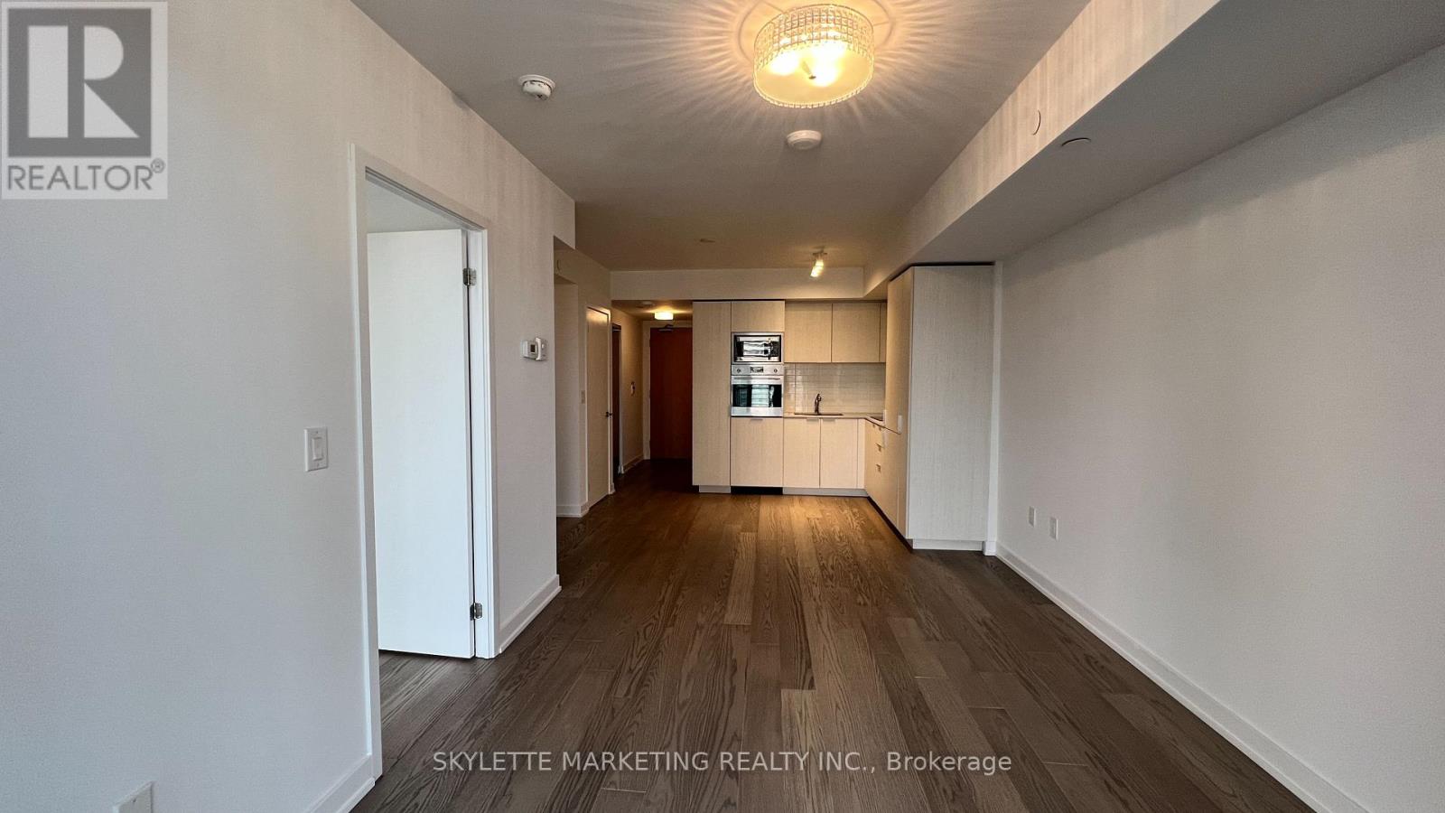 3204 - 11 Wellesley Street W, Toronto, Ontario  M4Y 0G4 - Photo 10 - C12385883