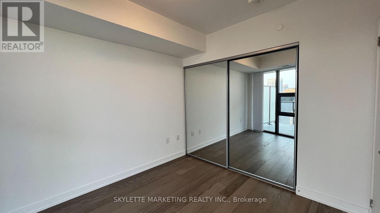 3204 - 11 Wellesley Street W, Toronto, Ontario  M4Y 0G4 - Photo 20 - C12385883