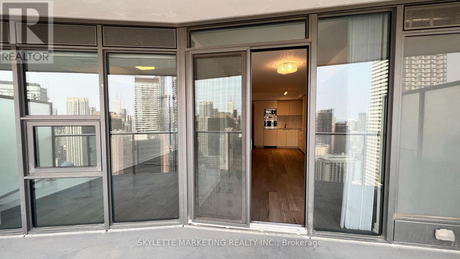 3204 - 11 Wellesley Street W, Toronto, Ontario  M4Y 0G4 - Photo 33 - C12385883