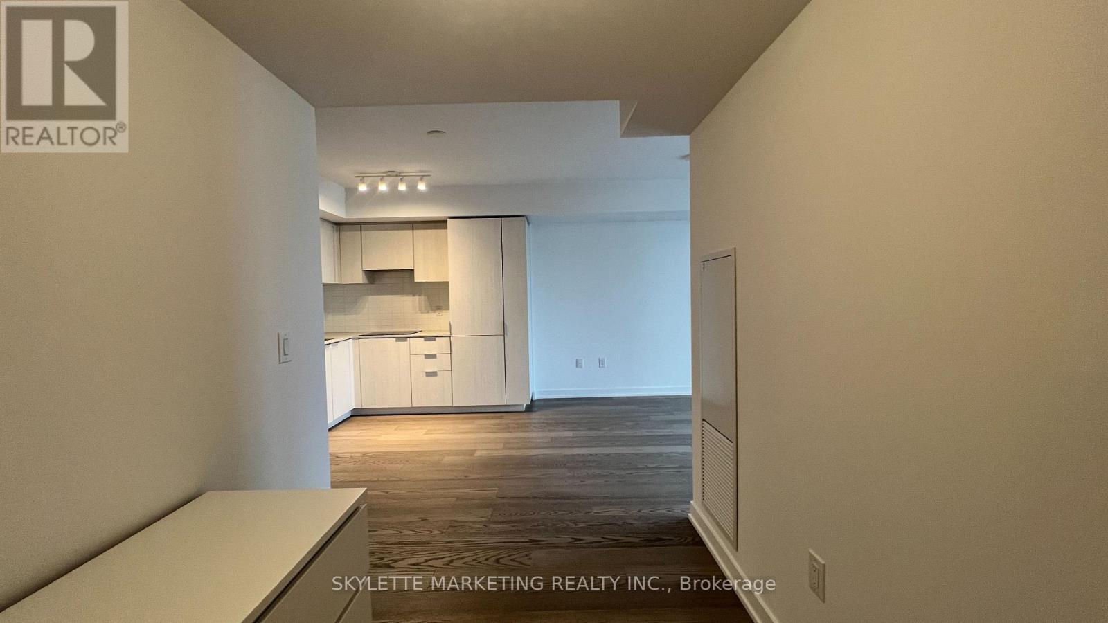 3204 - 11 Wellesley Street W, Toronto, Ontario  M4Y 0G4 - Photo 35 - C12385883