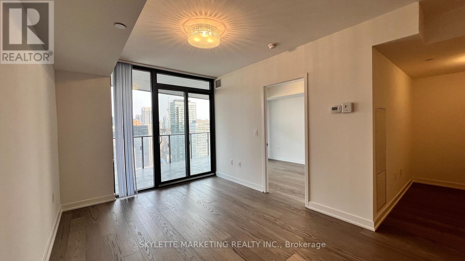 3204 - 11 Wellesley Street W, Toronto, Ontario  M4Y 0G4 - Photo 7 - C12385883