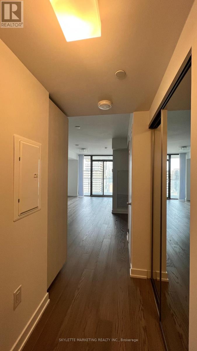 3204 - 11 Wellesley Street W, Toronto, Ontario  M4Y 0G4 - Photo 37 - C12385883