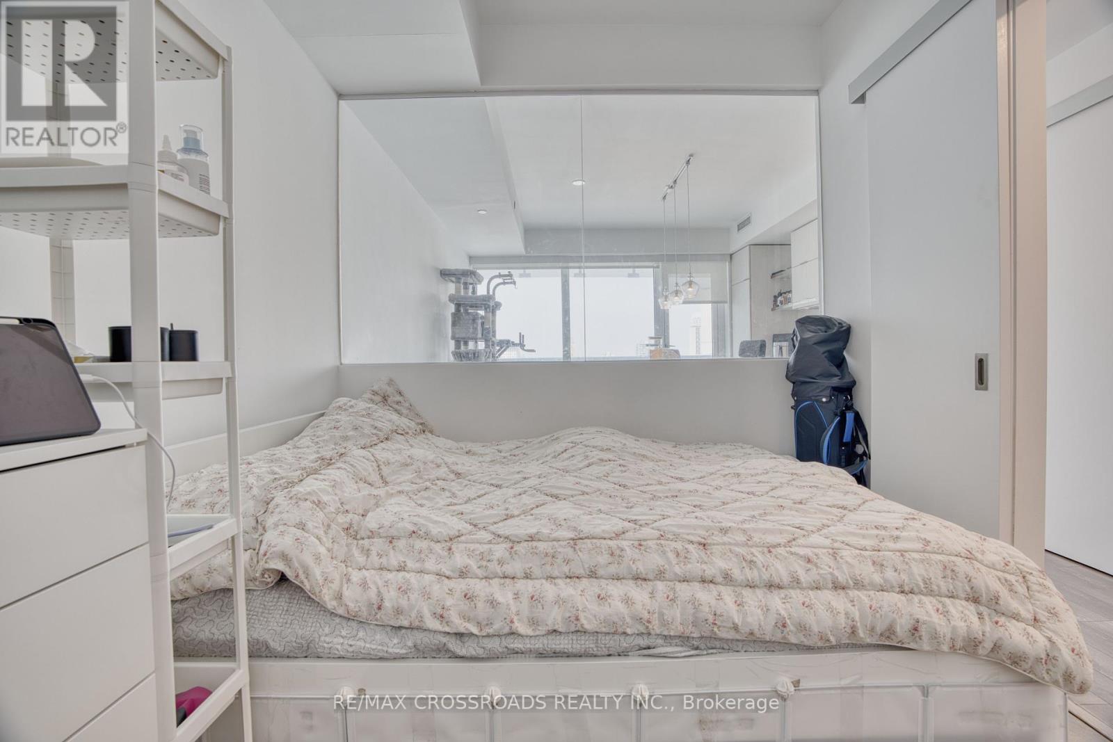 1510 - 197 Yonge Street, Toronto, Ontario  M5B 0C1 - Photo 6 - C12385909