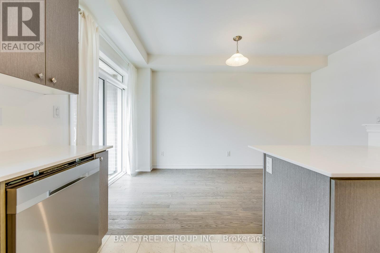 11 Massachusetts Lane, Markham, Ontario  L6E 0V6 - Photo 9 - N12385882