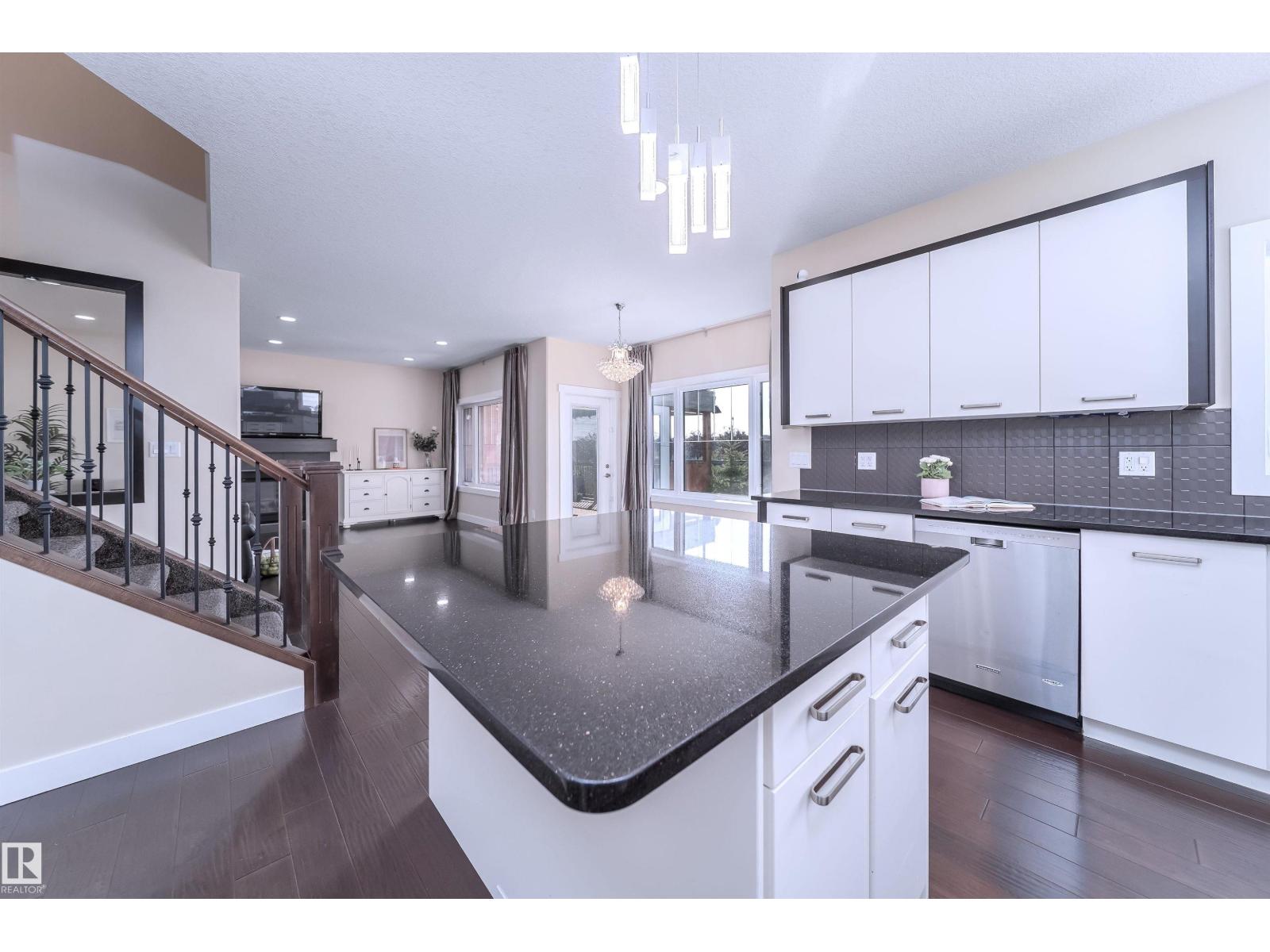 8967 24 Av Sw, Edmonton, Alberta  T6X 1A6 - Photo 21 - E4456528