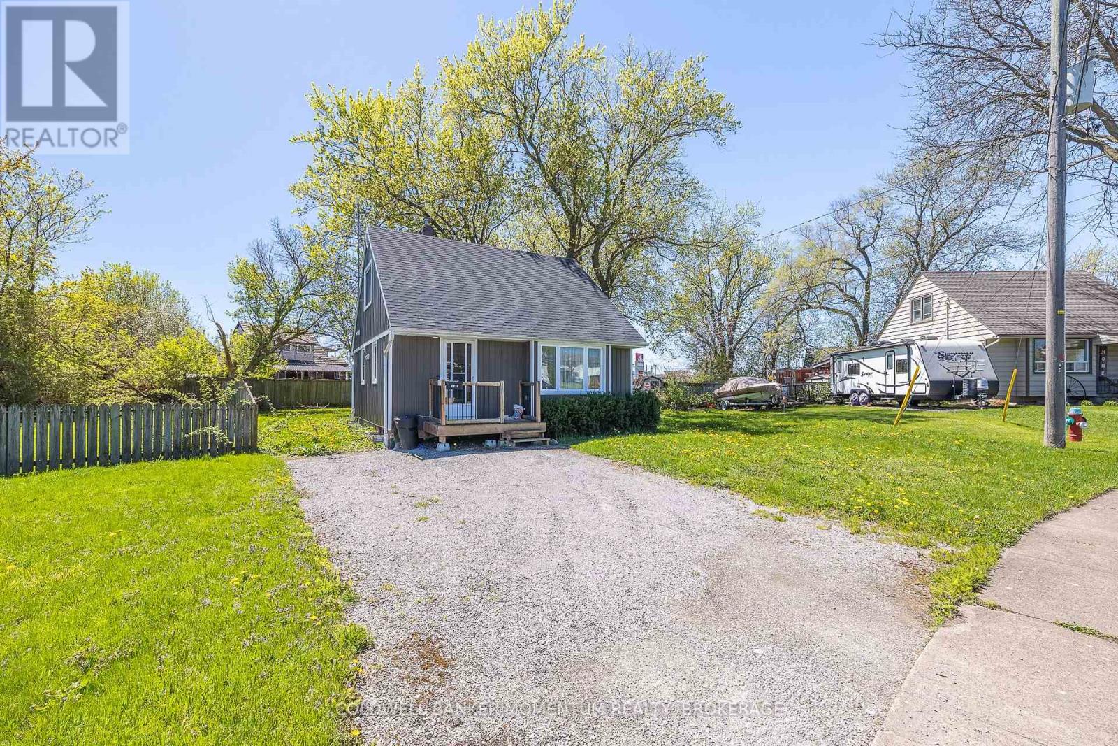 5412 Houck Drive, Niagara Falls, Ontario  L2E 1S1 - Photo 2 - X12385985