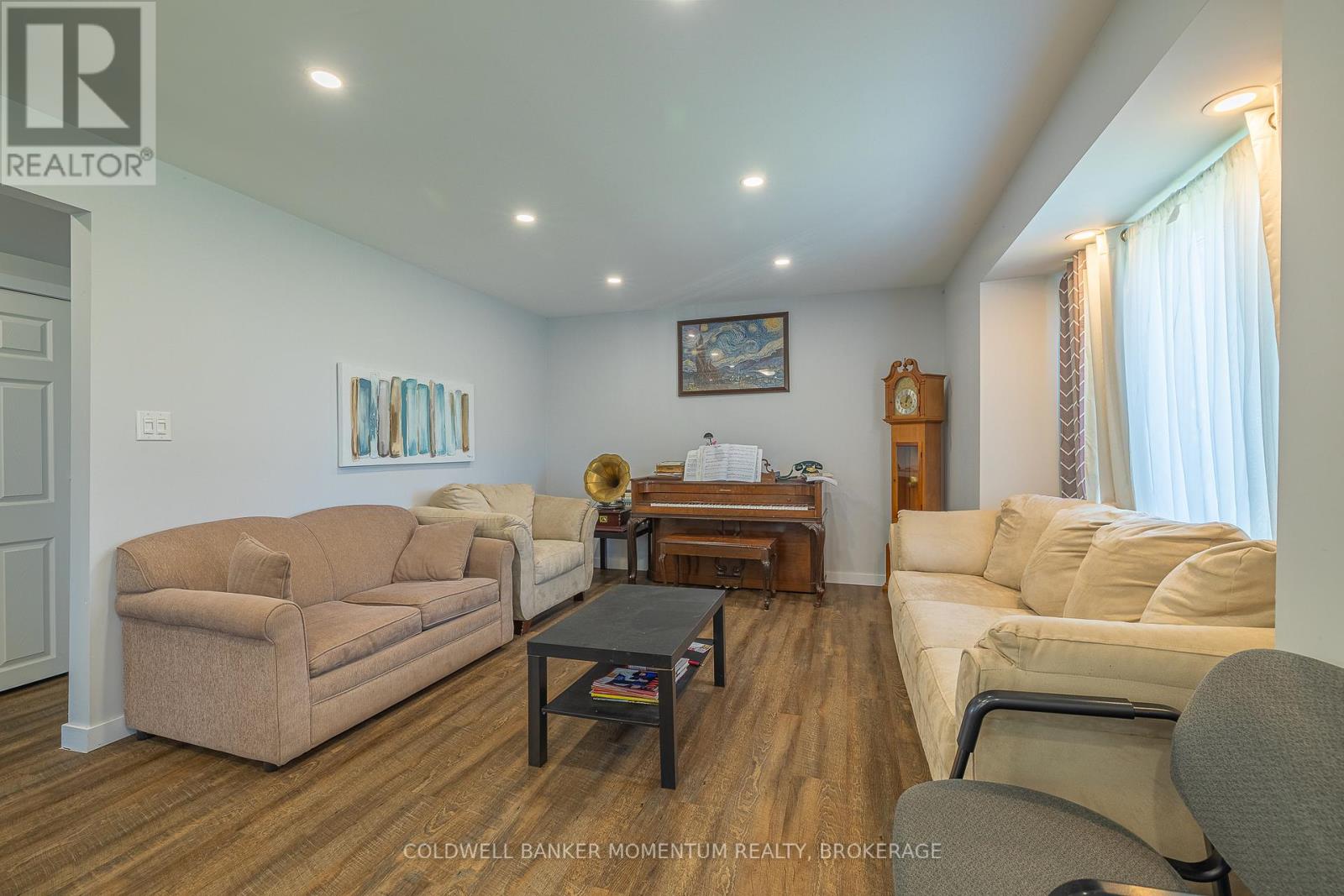 5412 Houck Drive, Niagara Falls, Ontario  L2E 1S1 - Photo 8 - X12385985