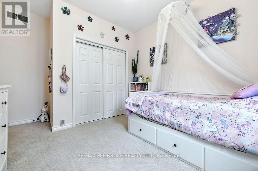 1005 Butler Boulevard, Petawawa, Ontario  K8H 0C2 - Photo 24 - X12385526