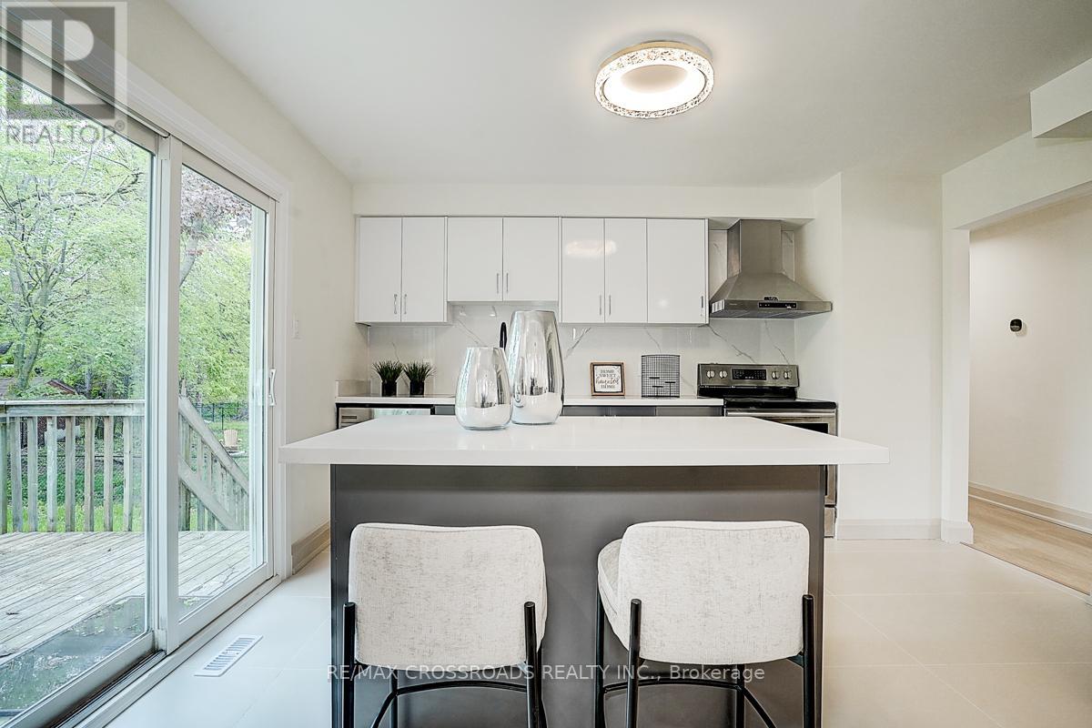 160 Letitia Street, Barrie, Ontario  L4N 1P5 - Photo 13 - S12385955