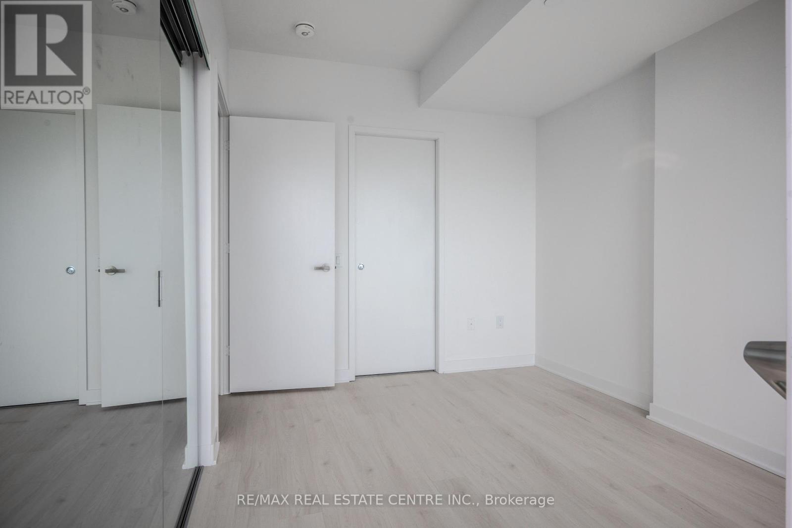 5306 - 3900 Confederation Parkway, Mississauga, Ontario  L5B 0M3 - Photo 11 - W12385963