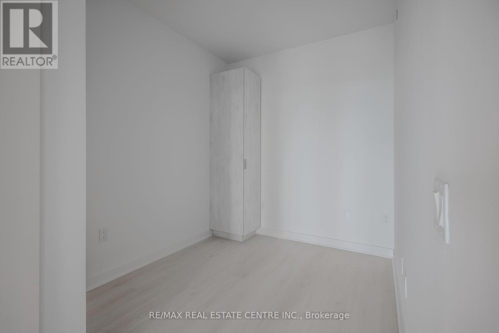 5306 - 3900 Confederation Parkway, Mississauga, Ontario  L5B 0M3 - Photo 12 - W12385963