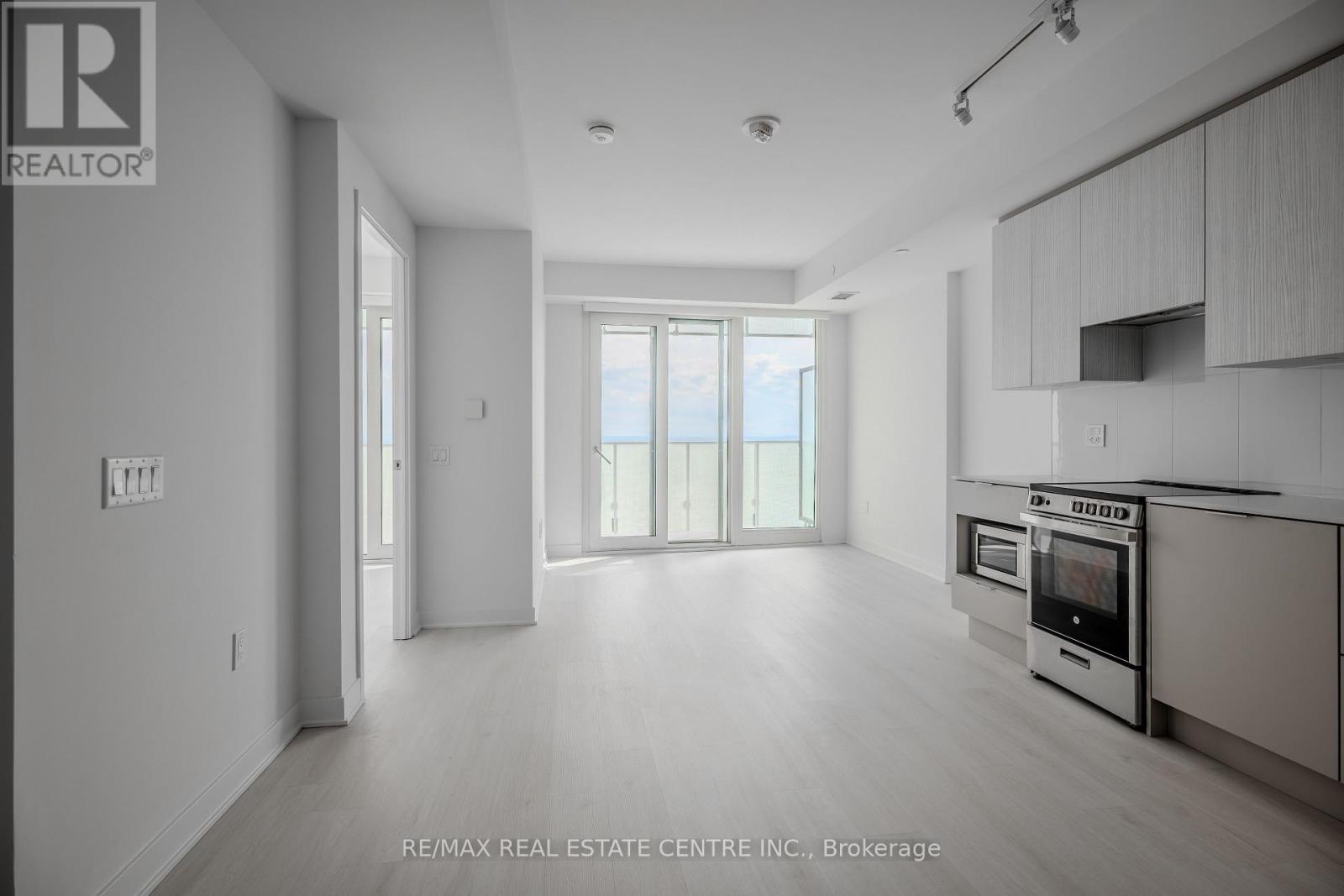 5306 - 3900 Confederation Parkway, Mississauga, Ontario  L5B 0M3 - Photo 5 - W12385963
