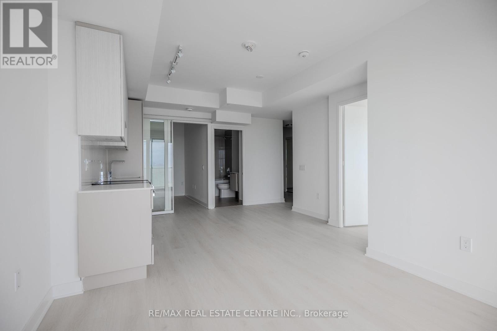 5306 - 3900 Confederation Parkway, Mississauga, Ontario  L5B 0M3 - Photo 8 - W12385963