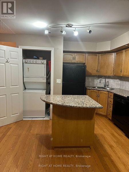 528 - 250 Wellington Street W, Toronto, Ontario  M5V 3P6 - Photo 1 - C12385984