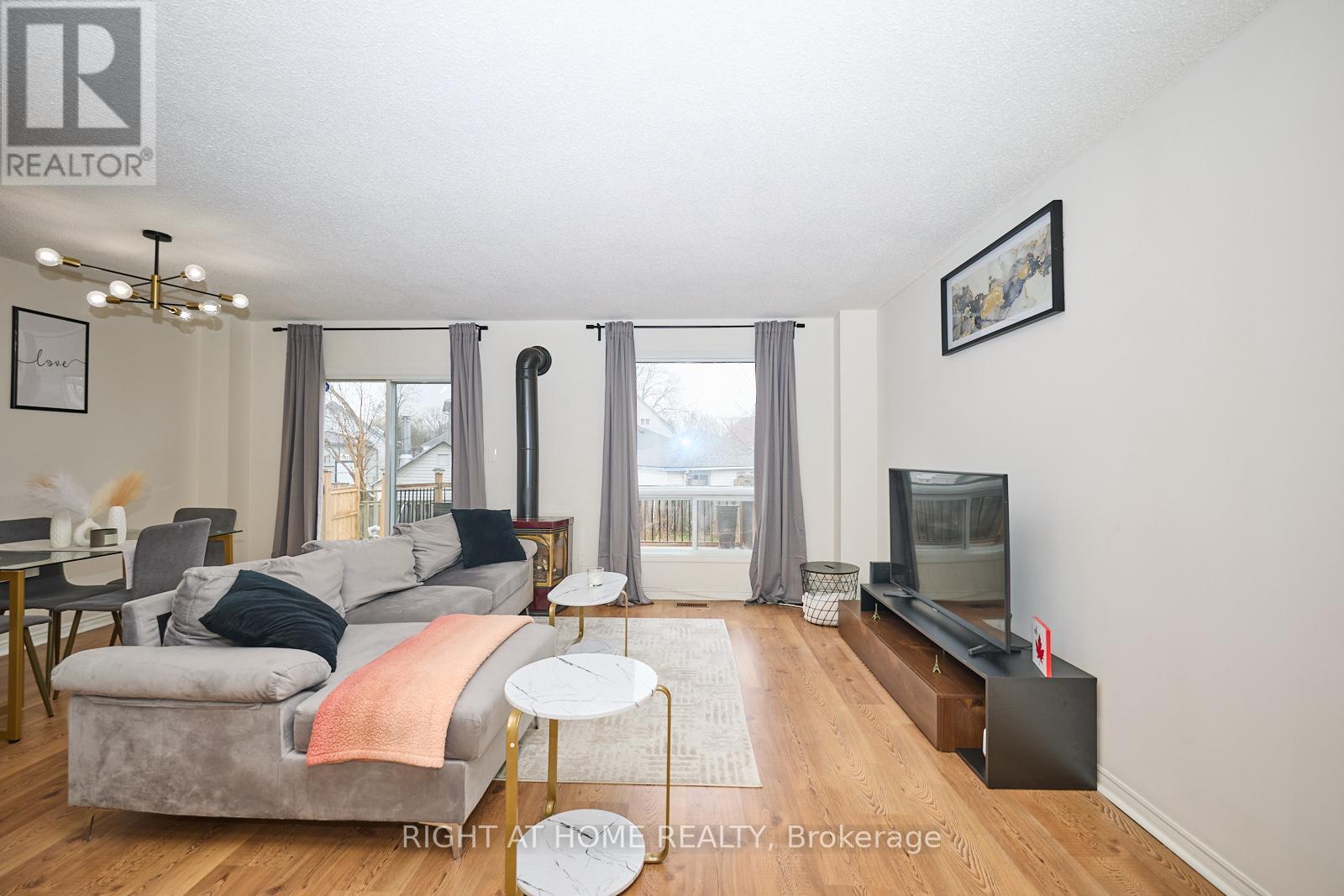 20 Station Street, Welland (Broadway), Ontario  L3C 5K7 - Photo 14 - X12385967