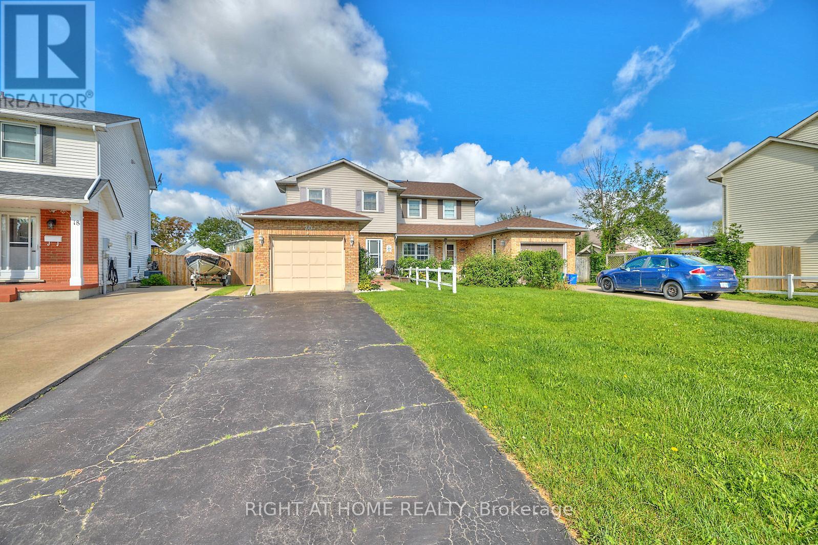 20 Station Street, Welland (Broadway), Ontario  L3C 5K7 - Photo 2 - X12385967