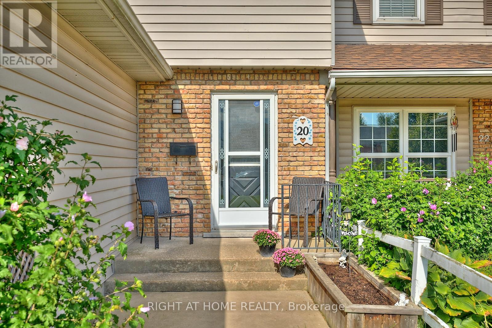 20 Station Street, Welland (Broadway), Ontario  L3C 5K7 - Photo 3 - X12385967