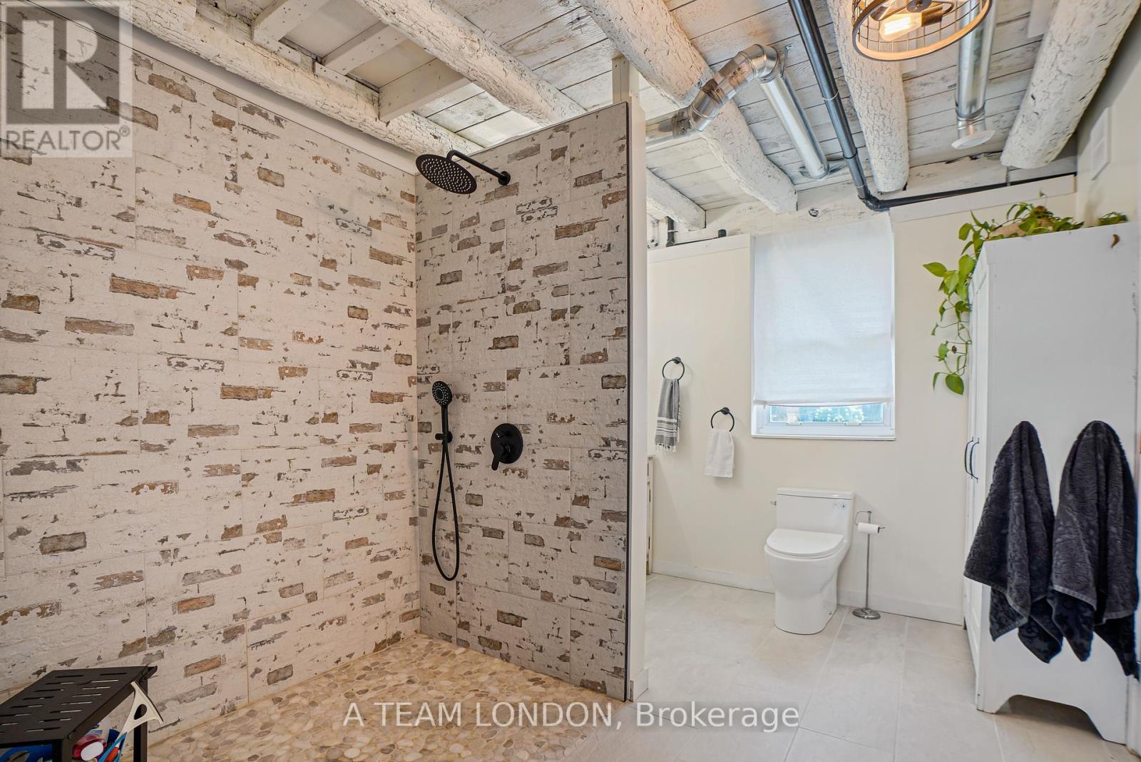 10096 Iona Road, Southwold (Iona Station), Ontario  N0L 1P0 - Photo 34 - X12385988