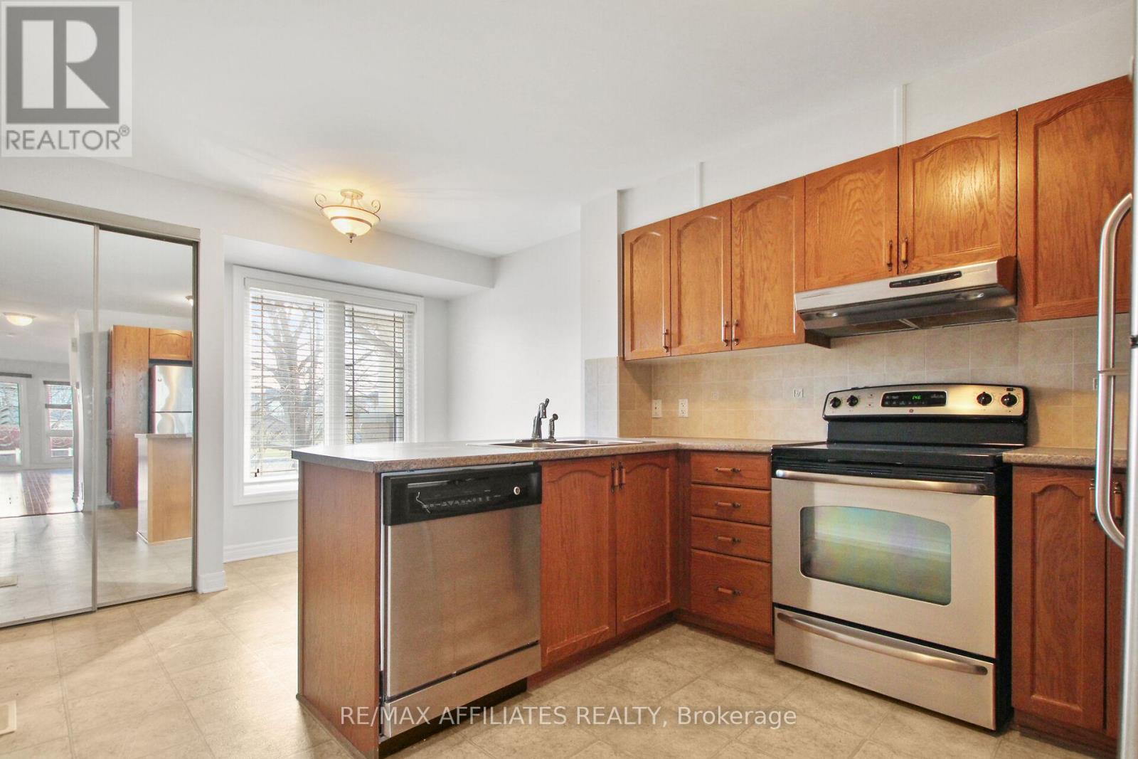 393 Chapman Mills Drive, Ottawa, Ontario  K2J 0M7 - Photo 8 - X12385993